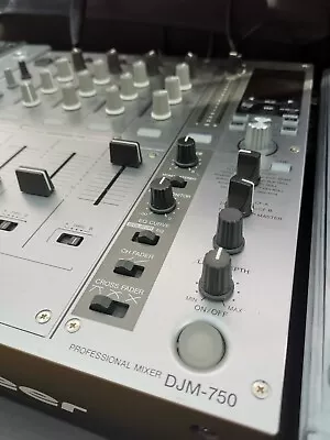 Pioneer DJM-750 Professional 4 Channel Mixer • £600