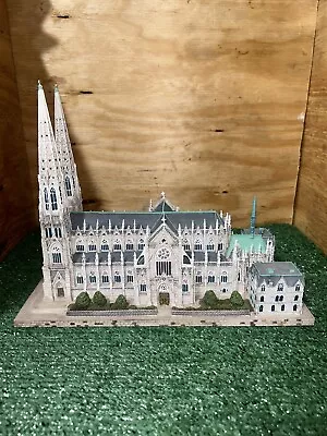 Vintage 90's St. Patrick’s Cathedral Sculpture In New York By Danbury Mint • $100