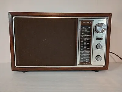 Vintage Realistic MTA-12 693 Tabletop AM/FM Radio Wood Veneer Tested-Works • $44.99
