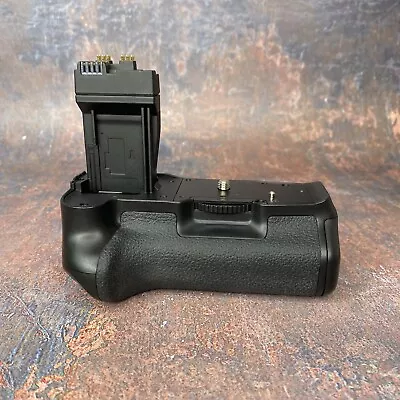 Battery Grip BG-E8 Replacement / Canon Digital EOS 550D 600D 650D & 700D • £32.99