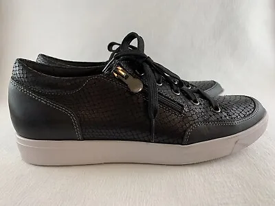 Munro Women's Gabbie US 8 NARROW Black Snake Print Leather Zipper Sneakers • $42.20