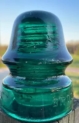 VINTAGE Green BROOKFIELD NEW YORK Glass Insulator 1 Wire 3.5  Tall Round Top  #4 • $29.97