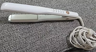 T3 SinglePass Ceramic 1  Flat Iron Hair Straightener 5 Heat Settings Model 77570 • $18