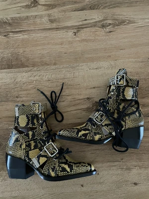 £85 • Buy Genuine CHLOÉ  Ankle Boots Snake Skin Leather Lace Up Cut Out  EU36 UK 3 New