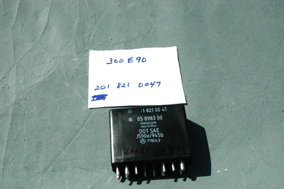 $29.50 • Buy 1986 -1992 Mercedes W126 W201 W124 Flasher Turn Signal Relay OEM 2018210047