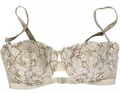 VS Body By Victoria's Secret White Lined  Bra Floral Underwire Size 34DD • $15