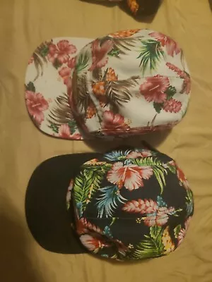 Lot Of 2 5 Panel Vans Hawaiian Hats Hat Qty. 2 • $17