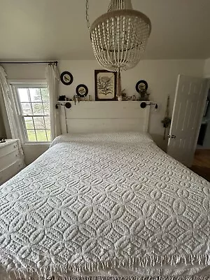 Vintage Chenille Bedspread Queen Size Cream Daisy Fringe Cottagecore Farm • $59.98