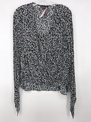 $12.99 • Buy Fifteen Twenty Women's Blouse Black White Pullover Size Large L Faux-Wrap EUC
