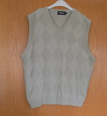 Men's Sleeveless Jumper Size XL Beige Chequered Pattern Used • £5