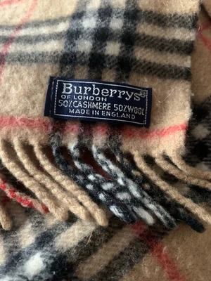 £73 • Buy Burberry Nova Check Scarf Wool And Cashmere 