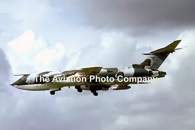 RAF 57 Squadron Handley Page Victor K.2 XH669 (1983) Photograph • £1.20