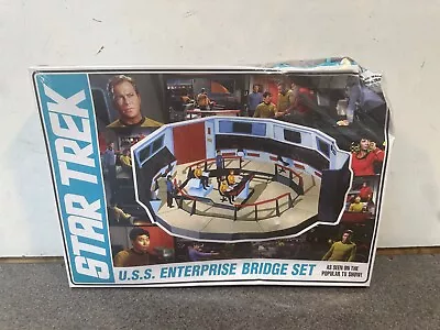 Skill 2 Model Kit U.s.s. Enterprise Command Bridge  Star Trek  1/32 Amt Amt1270 • $0.99