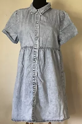 Light Washed Denim Dress Short Sleeve Collared Comfortable Size Medium (VC9) • $19.99