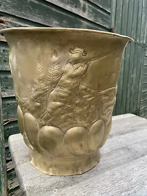 Vintage   Planter Jardiniere Urn With Shooting Scene • £30