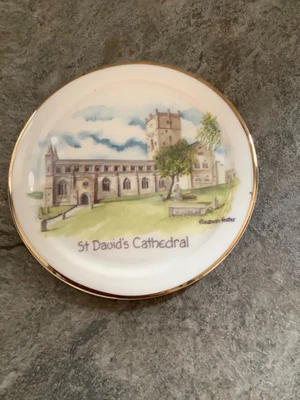 £3.75 • Buy 4  Souvenir Plate Of St David's Cathedral In Wales From Chown China, Cornwall