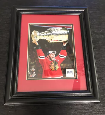 Jonathan Toews Blackhawks Unsigned 2015 Stanley Cup Champs Raising Cup Framed • $29.99