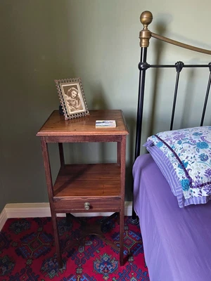 £0.10 • Buy Georgian Mahogany Nightstand.  Bedside Table.  Shabby Chic