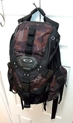 * Oakley Icon Tactical 2.0 Backpack Brown Green Tan Military Cam·ou·flage • $99