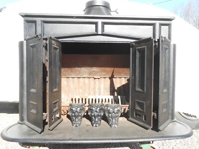 $1500 • Buy Vintage Ben Franklin Black Cast Iron Wood Burning Stove Pick-Up Only 