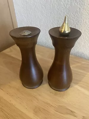 Vintage Olde Thompson Wood Pepper Mill And Salt Shaker Brown Mid Century 6 Inch • $13.99