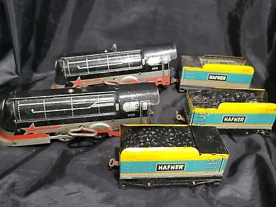 Hafner 2000 ( 2) Wind Up Locomotives And 3 Box Cars  Vintage Train • $89.99