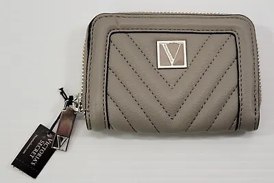 MM) Victoria's Secret Gray Quilted Coin Card Money Zippered Pouch • $11.99