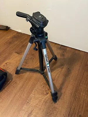 Velbon 9000 Photo And Camera Tripod With Bubble Level • $25