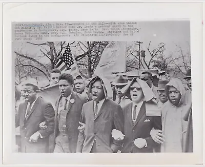 MARTIN LUTHER KING & LEADERS MARCH SELMA ALABAMA 1965 VINTAGE CIVIL RIGHTS Photo • $1341