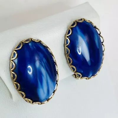 Vintage 60s Blue & White Swirl Cabochon Gold Tone Oval Clip On Earrings • £19.29