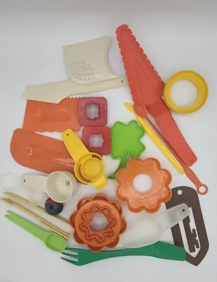 25 Piece Tupperware Gadget Hostess Gift Lot Kitchen Vtg Cookie Cutters Etc • $20