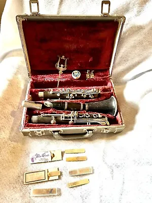 Vintage Bundy  Old Clarinet W/Case Music Wood Parts • $39