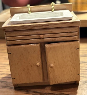 £5 • Buy Vintage Wooden Dolls House Kitchen Unit With Sink And Cupboard 1:12 Scale