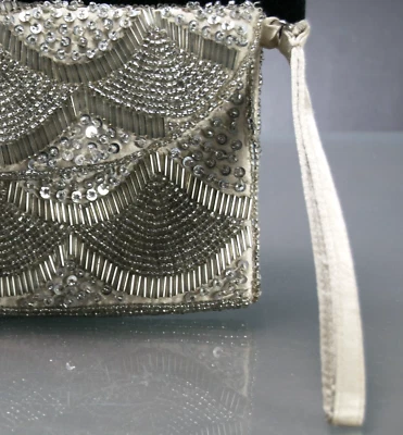 £19.99 • Buy Debut:  Champagne Satin Lined Fully Sequined Clutch  Bag With Wrist Strap