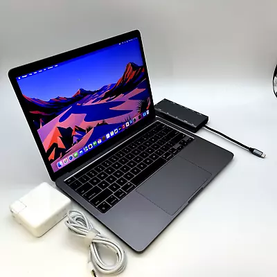 Apple 13 Inch 2020/2022 MacBook Pro 3.2 GHz Apple M1 256GB SSD 8C GPU • $745