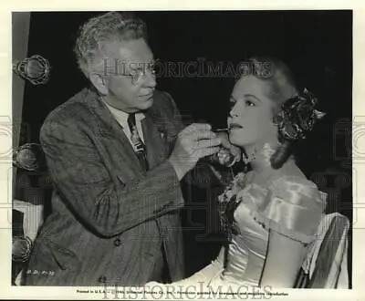 1946 Press Photo Make Up Man Prepares Gloria Lloyd For First Appearance In Film • $17.88