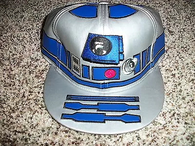 R2D2 R2-D2 Star Wars New NWT Big Face Fitted HAT CAP LID Silver 7  • $78.95