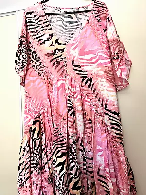 City Chic       New        Stylish        Dress           Plus     Size   22/24+ • $29.99