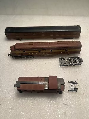 Atlas N Scale Pennsylvania Diesel Locomotive #5887 With Pas. Car & Caboose • $20