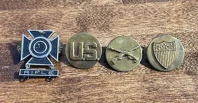 Vintage US Military Pin Lot Of (4) • $10