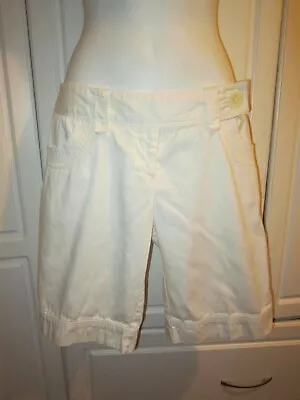 Women Elle Size 2 White Walking Cotton Spandex Bermuda Shorts • $2.99