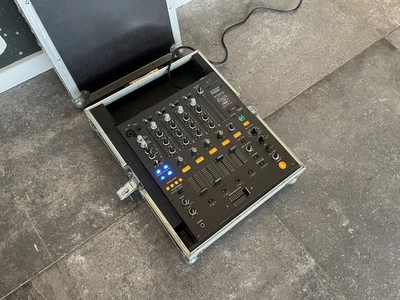 £685 • Buy Flightcased Pioneer DJM 800 4 Channel DJ Mixer + 60 Days Warranty