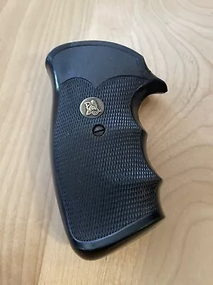 Pachmayr SK-G Gripper S & W K&L Frame Square Butt 1 Piece With Medallion NOS • $32