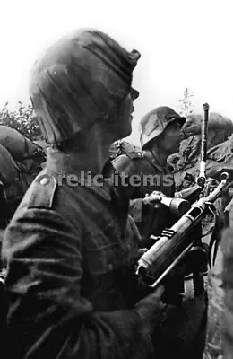 Ww2 Picture Photo German Soldier With Machine Gun Mp-40 6547 • $5.90