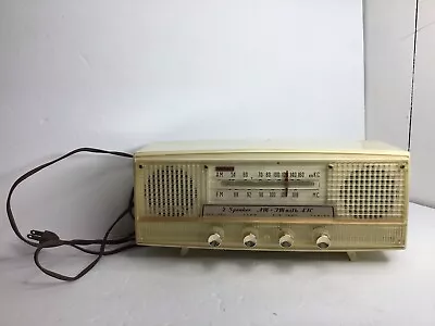 Two Speaker  Am/FM Radio With AFC. Made In Japan Tube Radio • $45