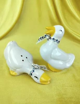 Vintage Goose Or Duck Salt And Pepper Shakers Kitschy Cottagecore Cute 🦆🧂 • $4.99
