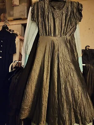 Vintage Grey Taffeta Silk Dress  • $90