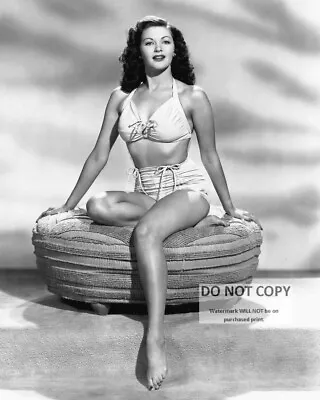 Actress Yvonne De Carlo Pin Up - 8x10 Publicity Photo (mw530) • £8.56