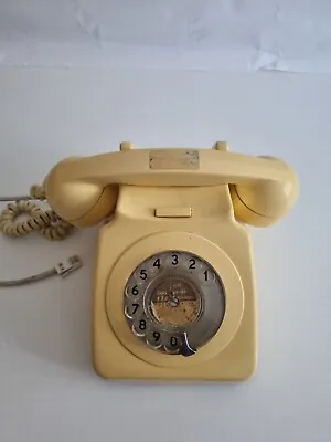 Phone Vintage BT746R Dial Telephone. Cream • £15.99