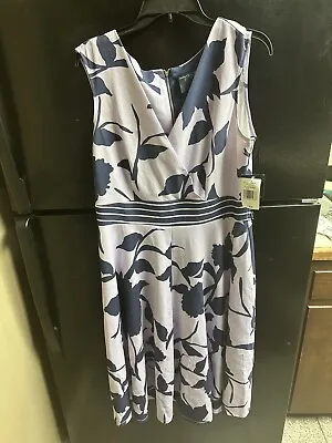 Gabby Skye Women's Lilac/Navy Dress Sleeveless Lined Zipper Back Size 16 (E 1) • $15.99